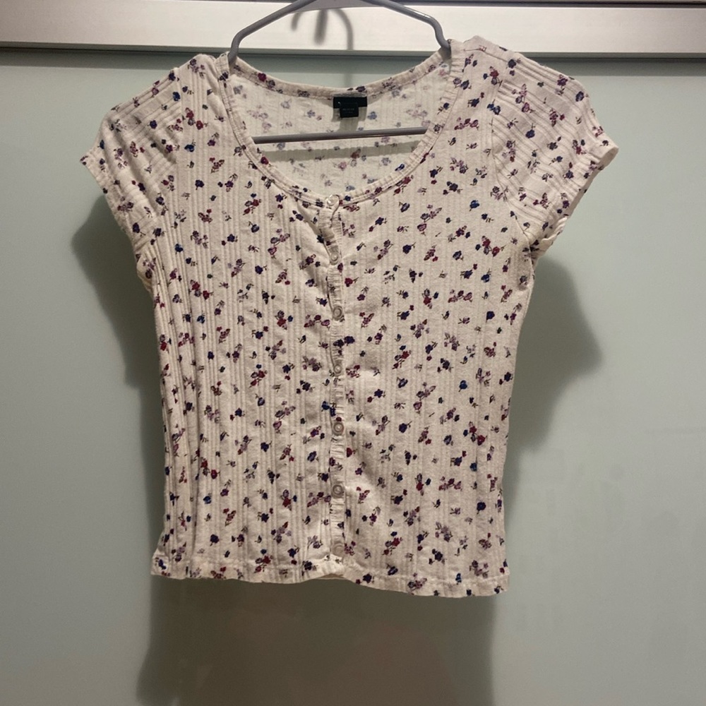 cute top perfect for any outfit!!!